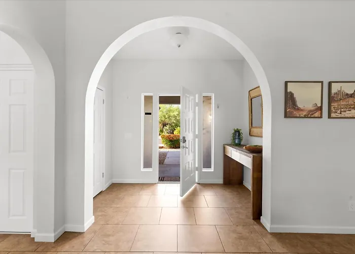 Desert Ridge Family New Renovated With And Pool *